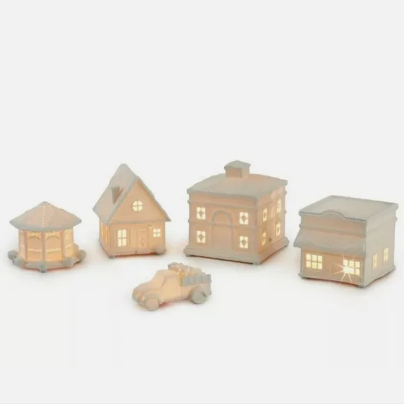 2021 Hallmark Christmas Village Musical with Lights & Sound NIB - Picture 5 of 5